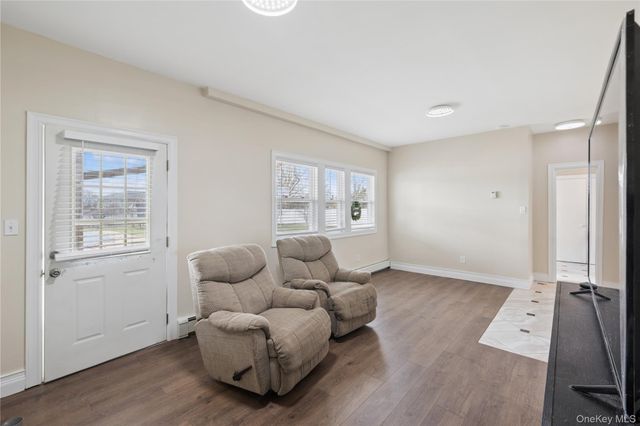 40 Scholar Lane, Commack, NY 11725