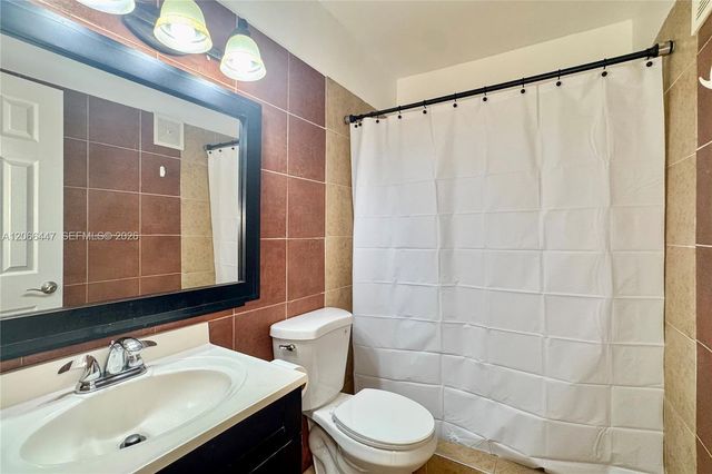 13898 SW 90th Avenue 204-EE, Miami, FL 33176