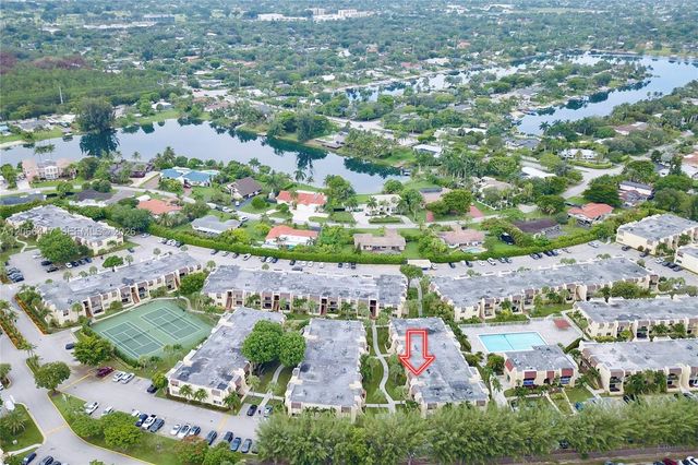 13898 SW 90th Avenue 204-EE, Miami, FL 33176