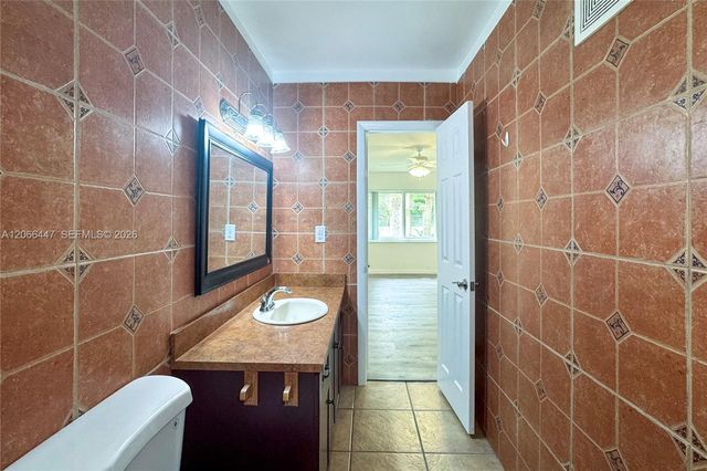 13898 SW 90th Avenue 204-EE, Miami, FL 33176