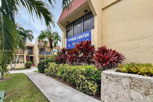 13898 SW 90th Avenue 204-EE, Miami, FL 33176