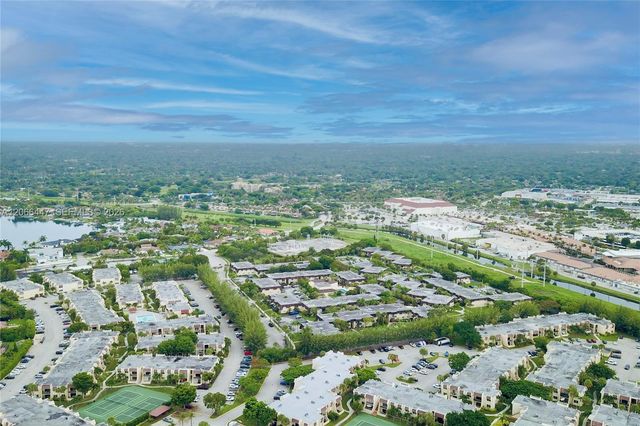 13898 SW 90th Avenue 204-EE, Miami, FL 33176