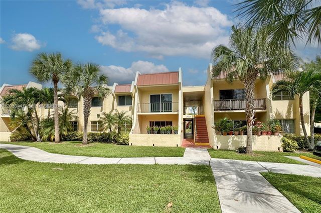 13898 SW 90th Avenue 204-EE, Miami, FL 33176