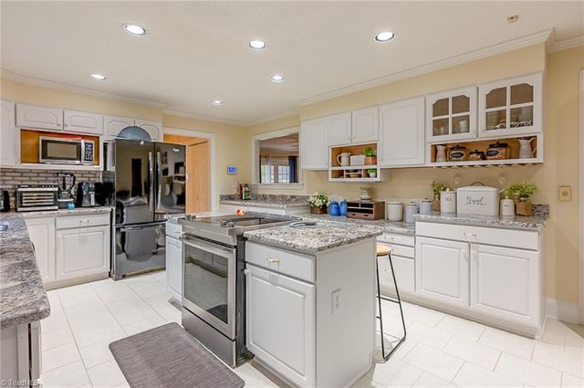 900 Warren Farm Road, Walnut Cove, NC 27052