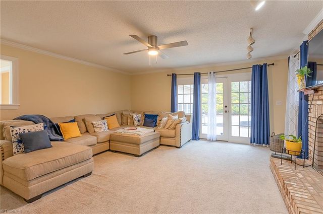 900 Warren Farm Road, Walnut Cove, NC 27052