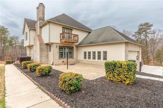 900 Warren Farm Road, Walnut Cove, NC 27052