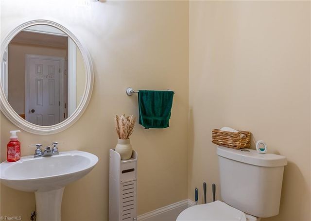 900 Warren Farm Road, Walnut Cove, NC 27052