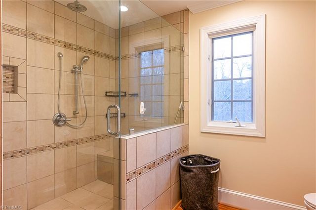 900 Warren Farm Road, Walnut Cove, NC 27052