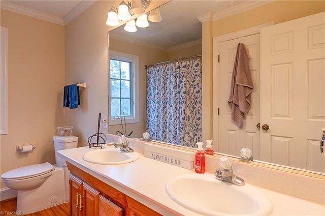 900 Warren Farm Road, Walnut Cove, NC 27052