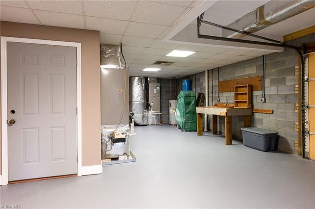 900 Warren Farm Road, Walnut Cove, NC 27052