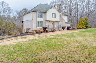 900 Warren Farm Road, Walnut Cove, NC 27052
