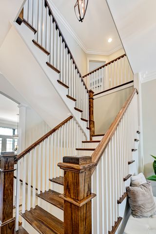 130 Oxford Avenue, Clarendon Hills, IL 60514