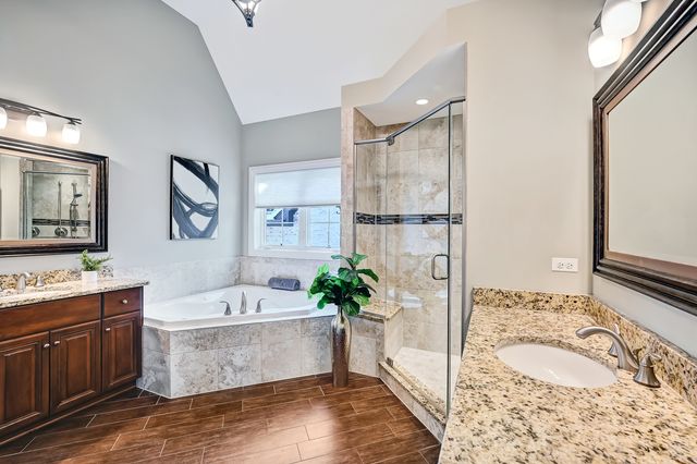 130 Oxford Avenue, Clarendon Hills, IL 60514