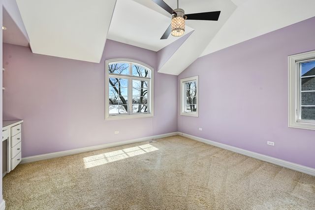 130 Oxford Avenue, Clarendon Hills, IL 60514