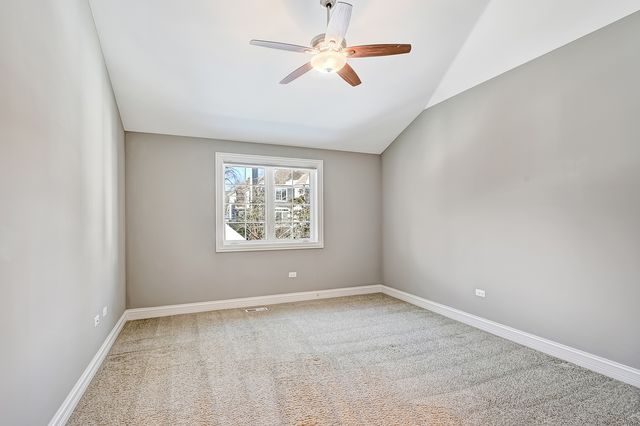 130 Oxford Avenue, Clarendon Hills, IL 60514