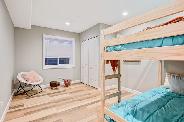 130 Oxford Avenue, Clarendon Hills, IL 60514