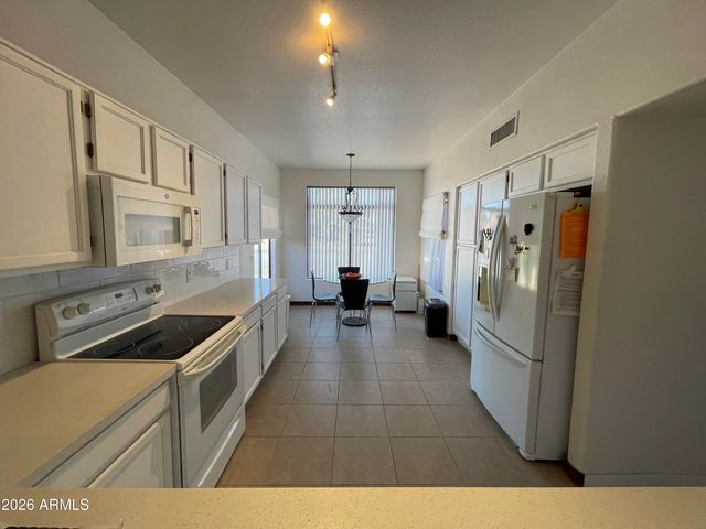 4377 E COOLBROOK Avenue, Phoenix, AZ 85032