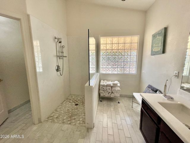 4377 E COOLBROOK Avenue, Phoenix, AZ 85032