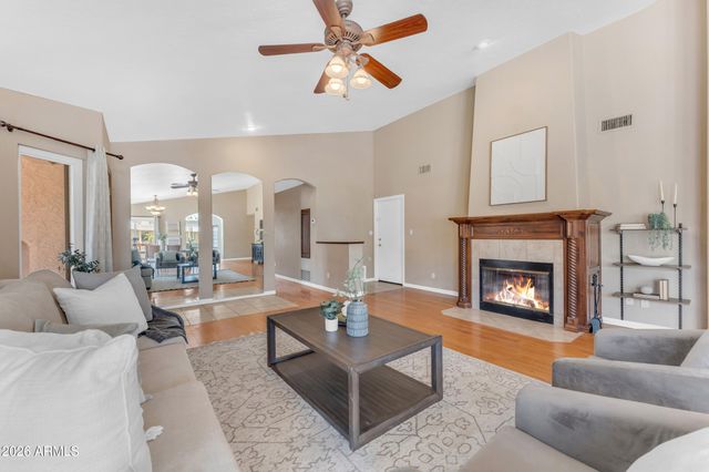 5822 W ABRAHAM Lane, Glendale, AZ 85308