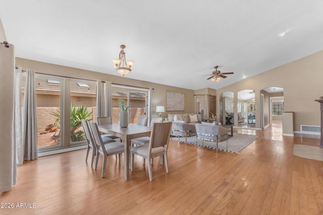 5822 W ABRAHAM Lane, Glendale, AZ 85308