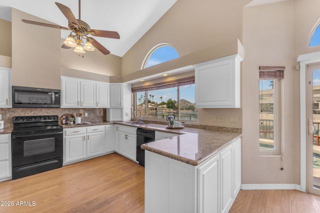 5822 W ABRAHAM Lane, Glendale, AZ 85308