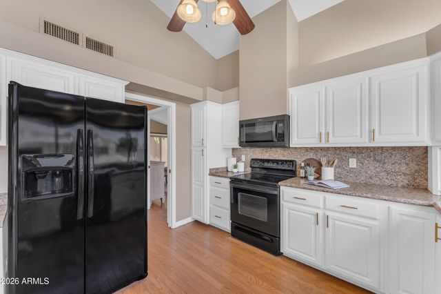 5822 W ABRAHAM Lane, Glendale, AZ 85308