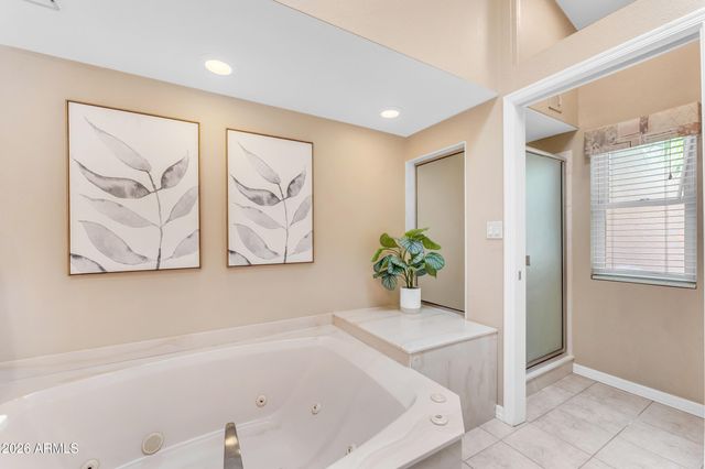 5822 W ABRAHAM Lane, Glendale, AZ 85308