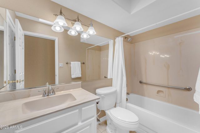 5822 W ABRAHAM Lane, Glendale, AZ 85308