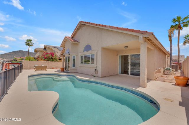 5822 W ABRAHAM Lane, Glendale, AZ 85308