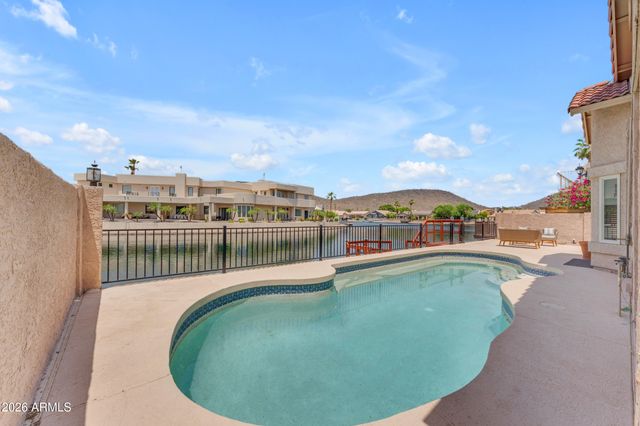 5822 W ABRAHAM Lane, Glendale, AZ 85308