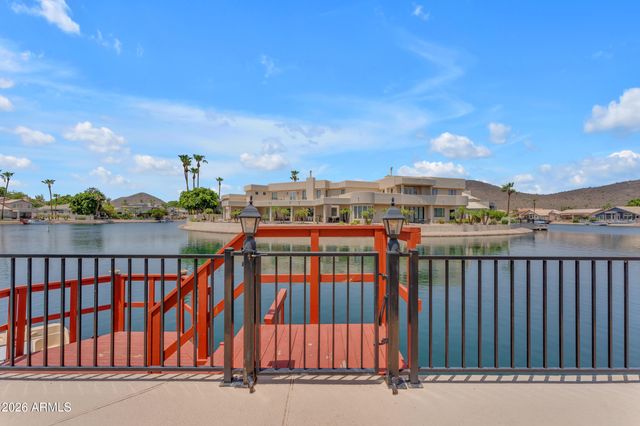 5822 W ABRAHAM Lane, Glendale, AZ 85308