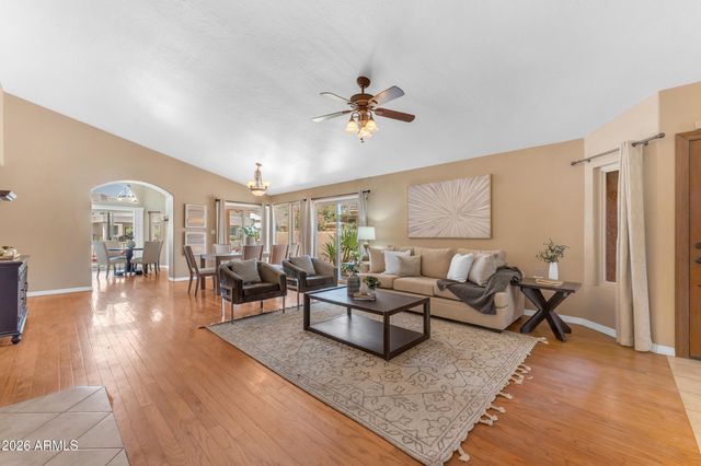 5822 W ABRAHAM Lane, Glendale, AZ 85308