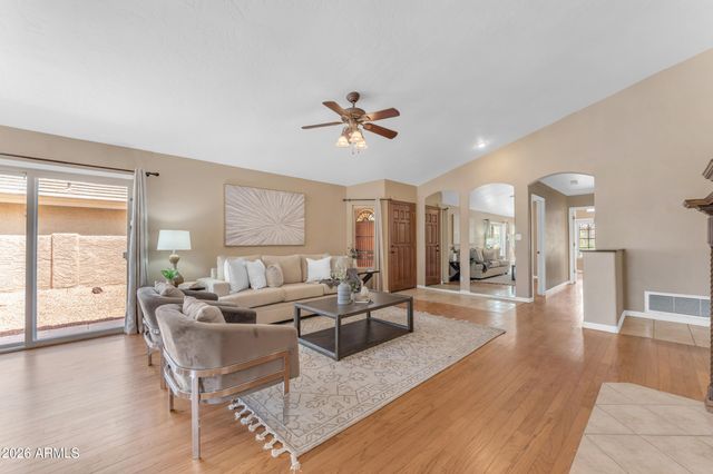 5822 W ABRAHAM Lane, Glendale, AZ 85308