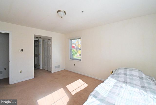 330 CROSSFIELD RD, King Of Prussia, PA 19406