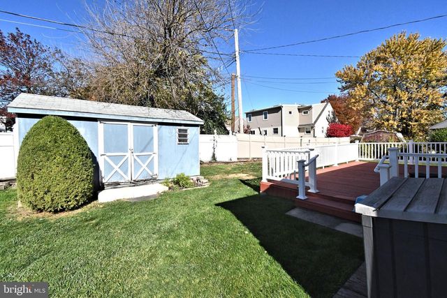 330 CROSSFIELD RD, King Of Prussia, PA 19406