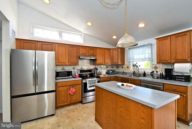 330 CROSSFIELD RD, King Of Prussia, PA 19406