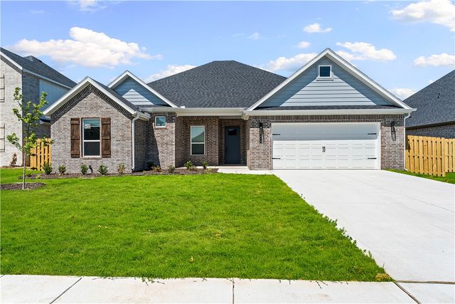 674 Primitivo Avenue, Tontitown, AR 72762