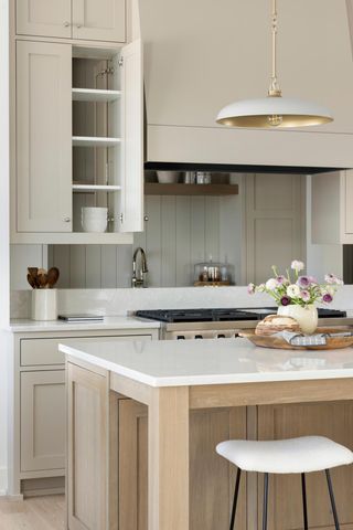 5946 Kochs Crossing, Independence, MN 55359