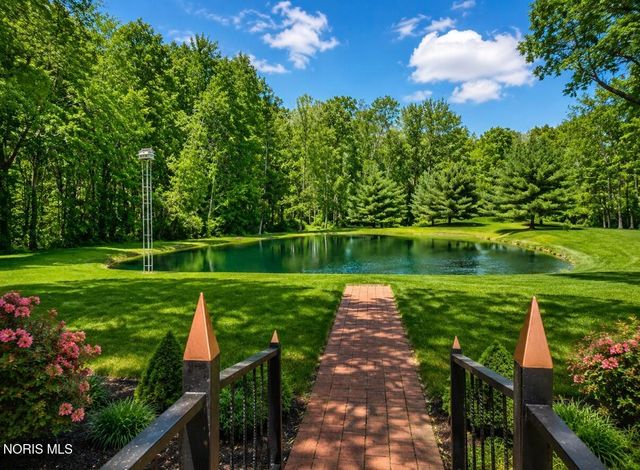 4737 S Berkey Southern Road, Swanton, OH 43558