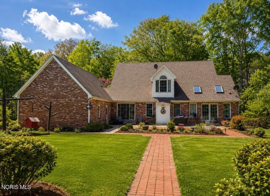 4737 S Berkey Southern Road, Swanton, OH 43558