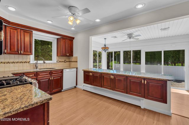 13 Killington Road, Toms River, NJ 08757