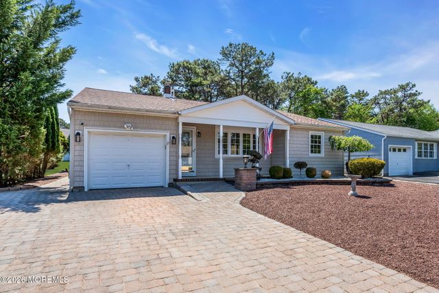 13 Killington Road, Toms River, NJ 08757