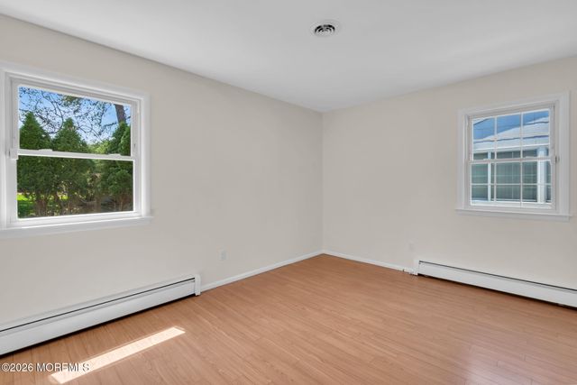 13 Killington Road, Toms River, NJ 08757