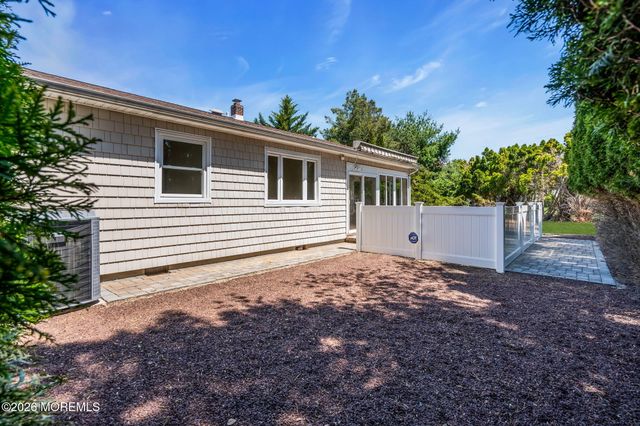 13 Killington Road, Toms River, NJ 08757