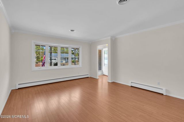 13 Killington Road, Toms River, NJ 08757