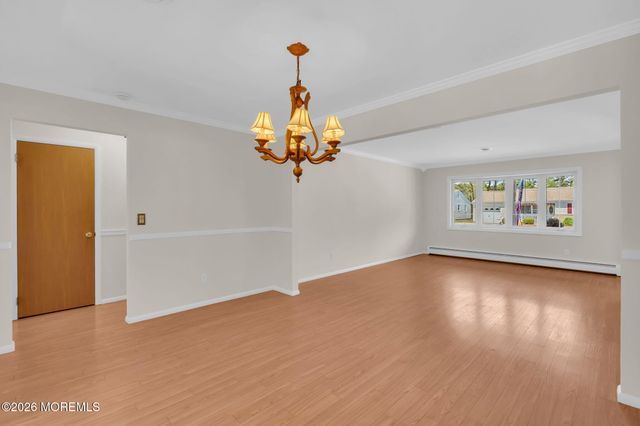13 Killington Road, Toms River, NJ 08757