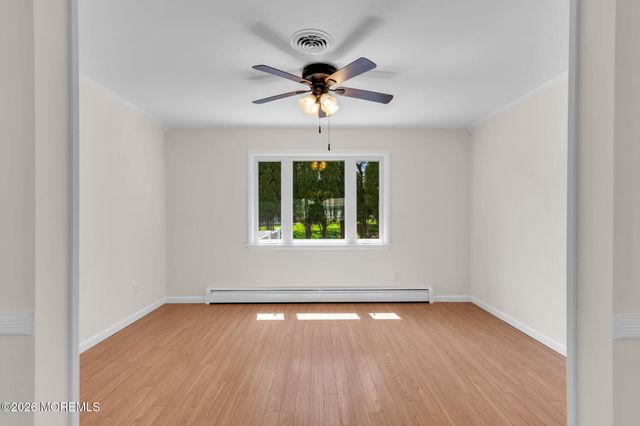 13 Killington Road, Toms River, NJ 08757