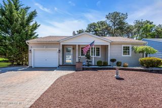13 Killington Road, Toms River, NJ 08757