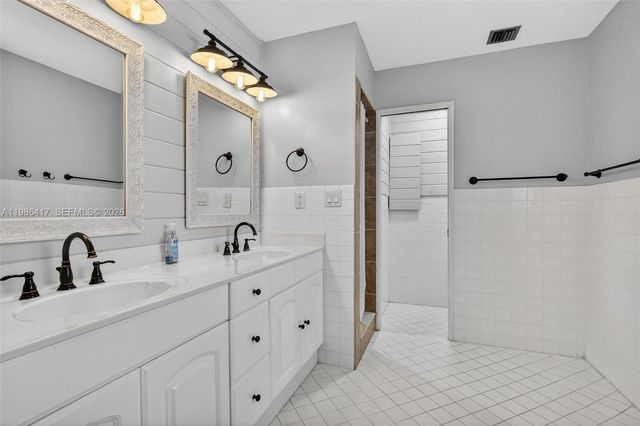 217 SE 5th St, Dania Beach, FL 33004