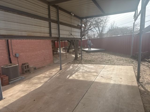 2725 Robertson Drive, Abilene, TX 79606